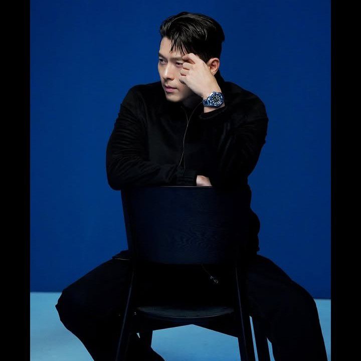 Momen yang diabadikan oleh penggemar Hyun Bin