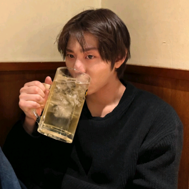 A moment captured by a fan of Ahn Hyoseop