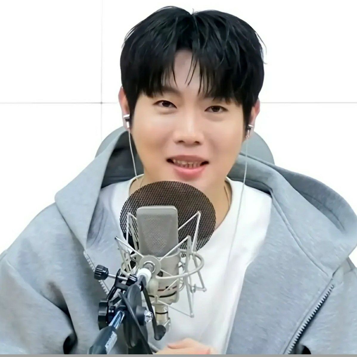 Latest photo of Son Taejin