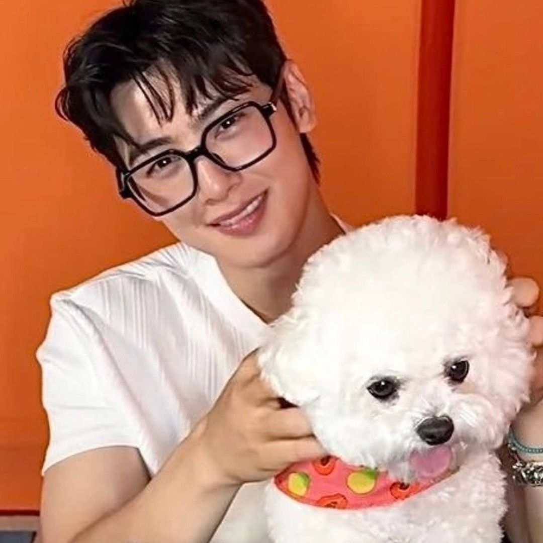 Cuplikan di balik layar dari Cha Eunwoo