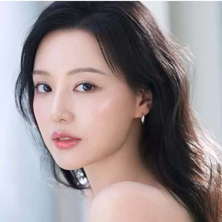 Recent activity shot of Kim Jiwon