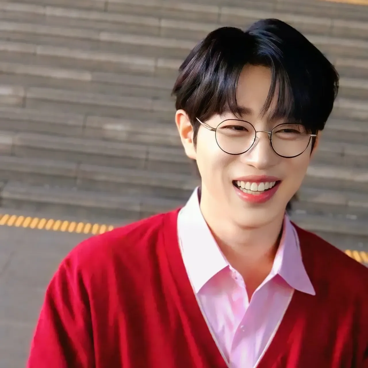 Behind-the-scenes cut of An Sunghoon