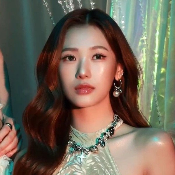 Popular profile photo of Film Rachanun Mahawan loved by fans