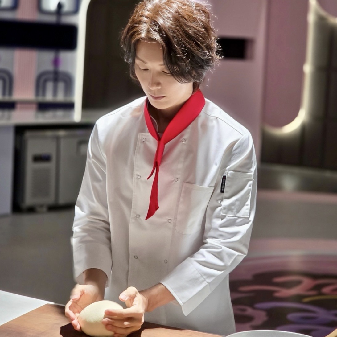 Behind-the-scenes cut of Yoon Shiyoon