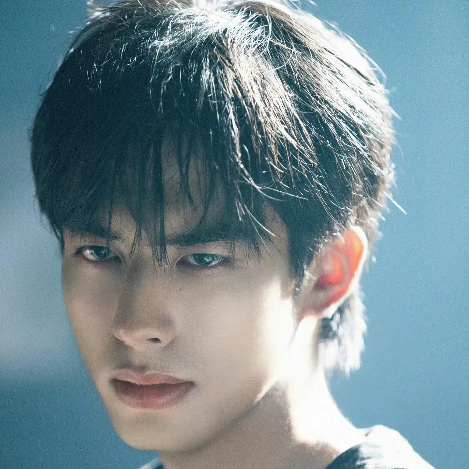 Behind-the-scenes cut of Song WeiLong