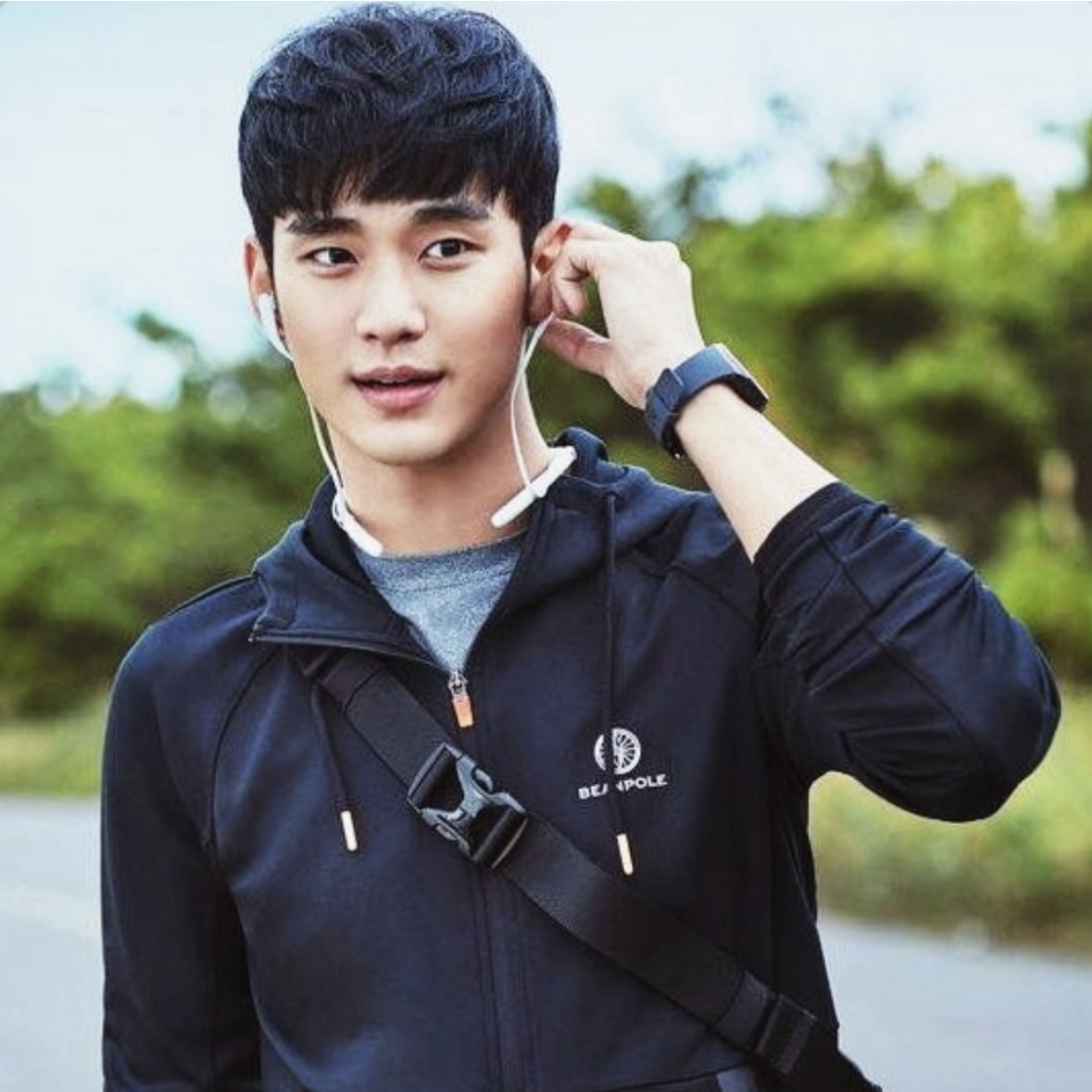 Behind-the-scenes cut of Kim Soohyun
