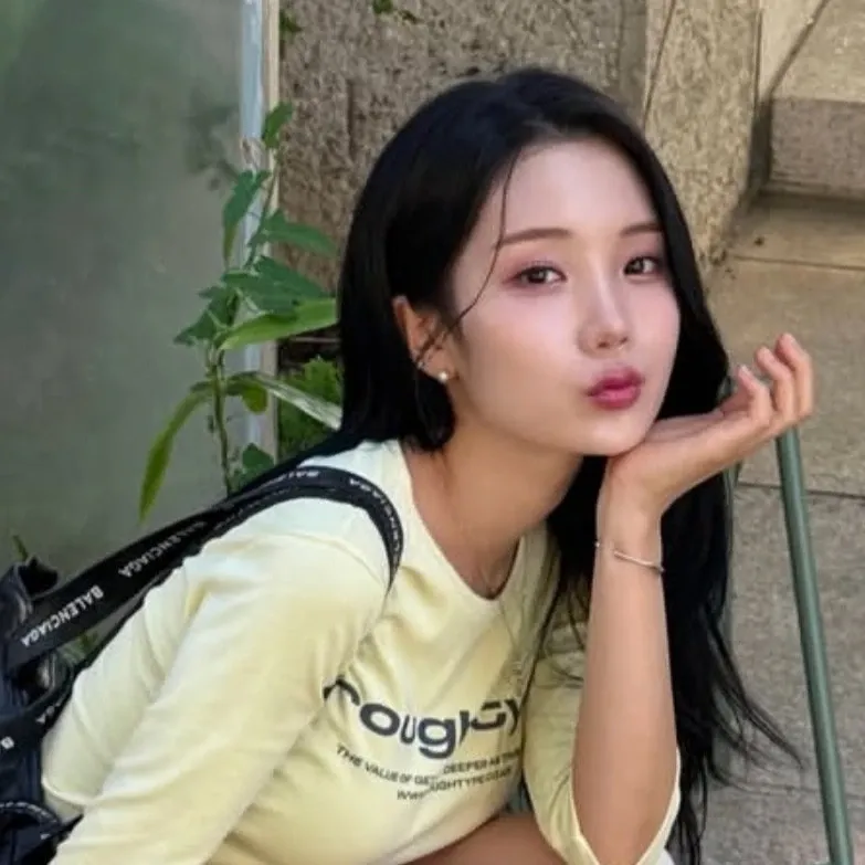 Recent activity shot of Kim Soyeon (2004)