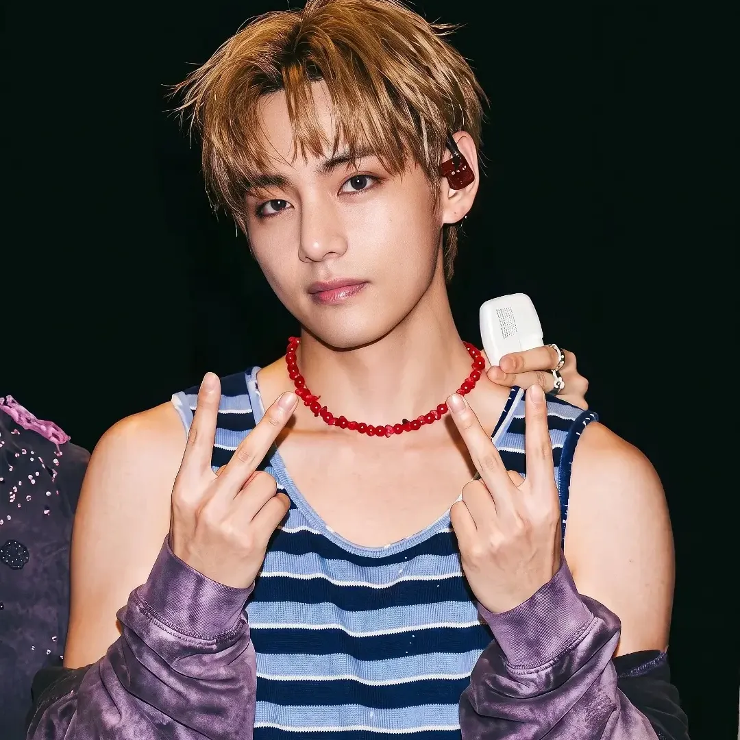 Recent activity shot of Kim Taehyung (V)