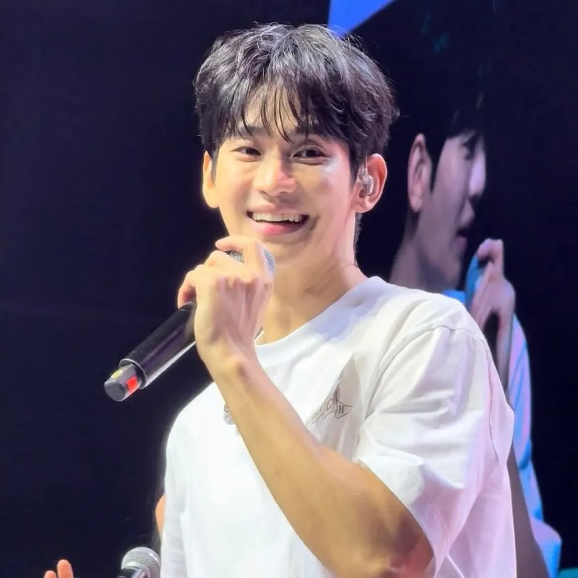 A moment captured by a fan of Kim Soohyun