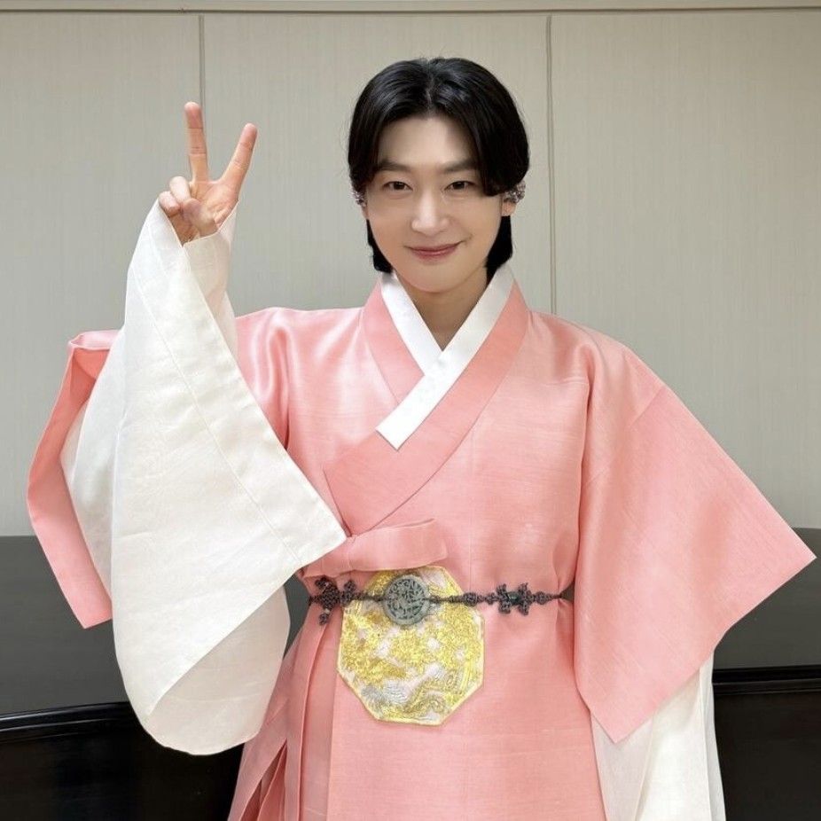 Latest photo of Kim Yongbin