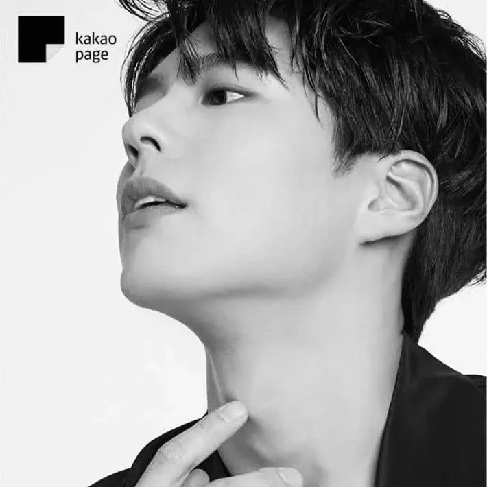 A moment captured by a fan of Park Bogum