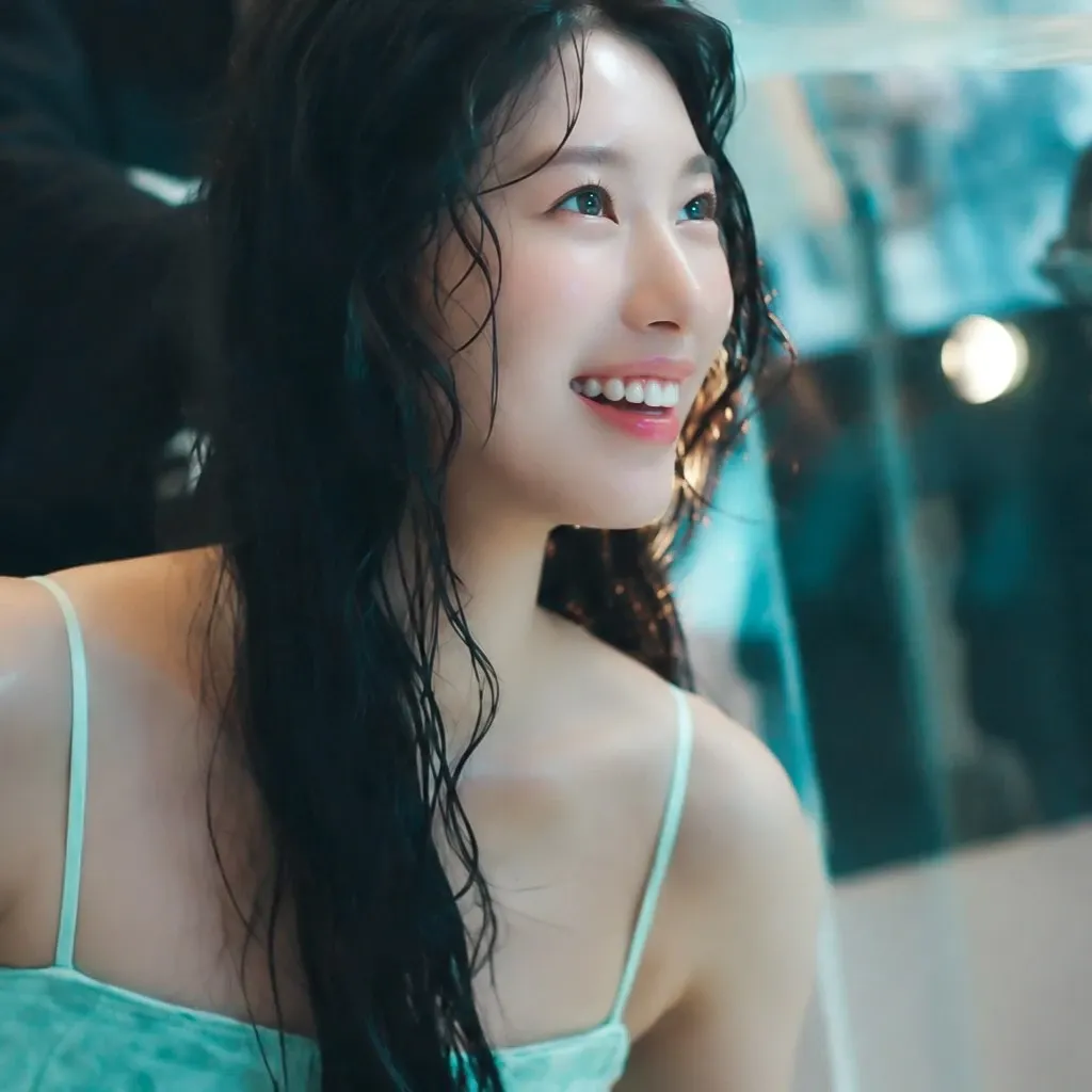 Latest photo of Bae Suzy
