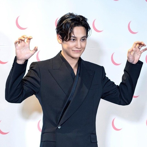 Popular profile image of Kim Bum selected by vote