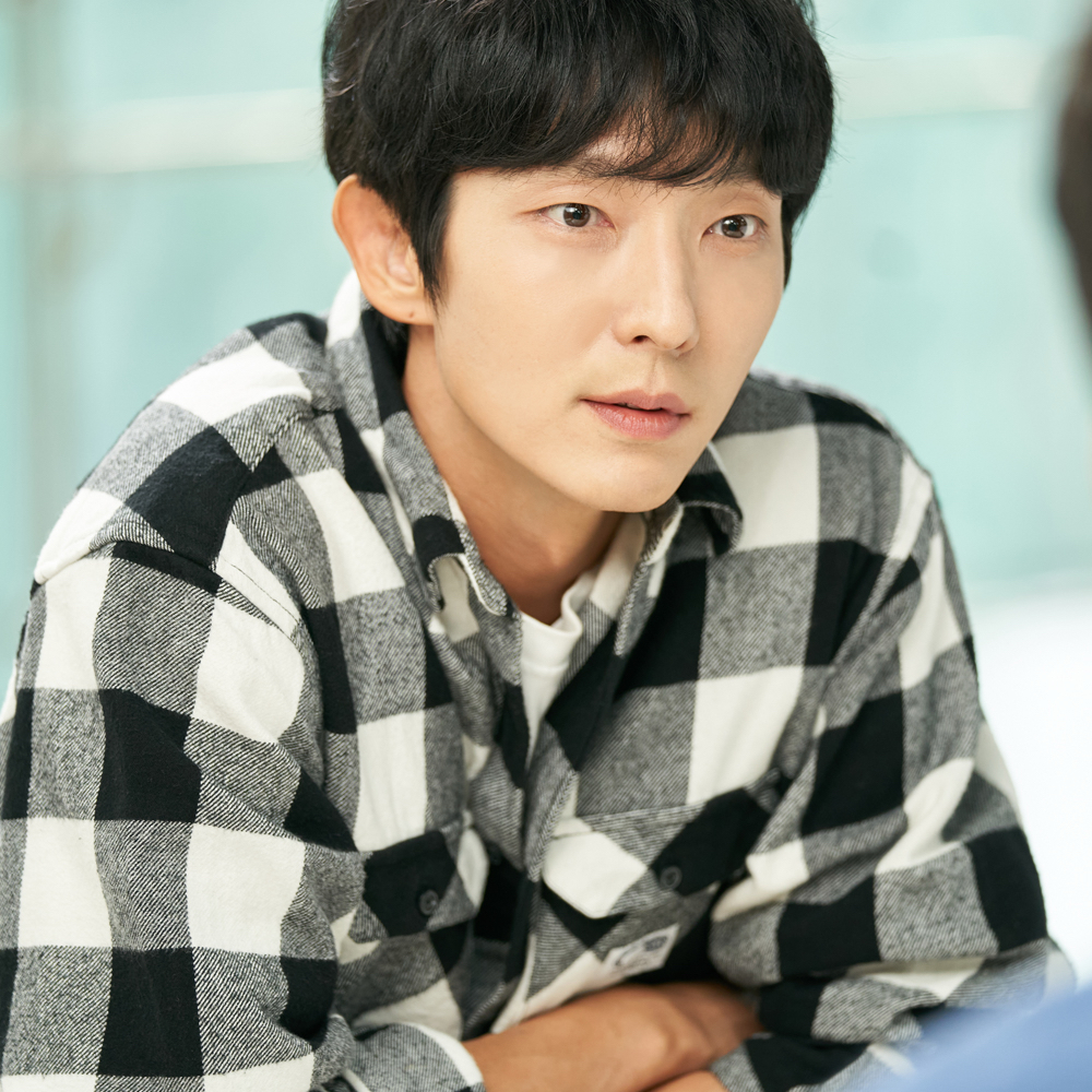Behind-the-scenes cut of Lee Joongi