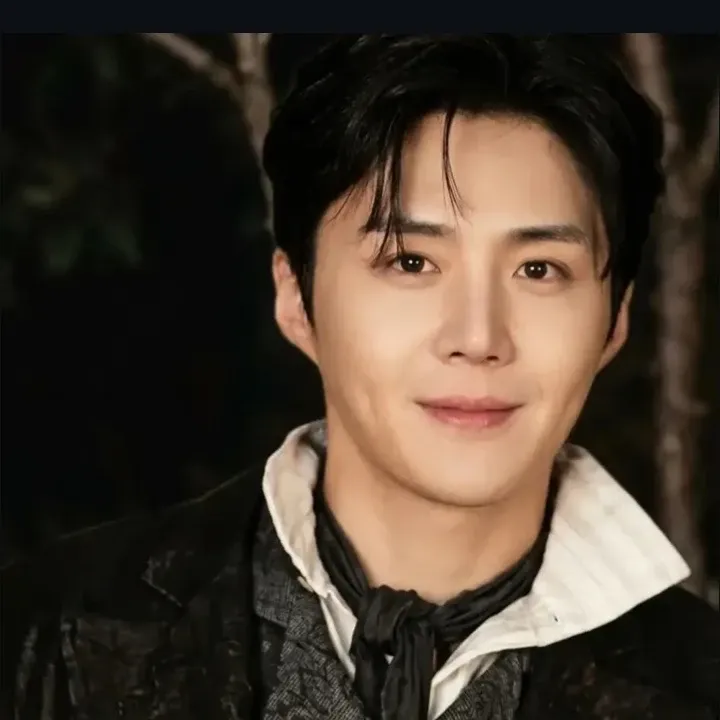 Behind-the-scenes cut of Kim Seonho