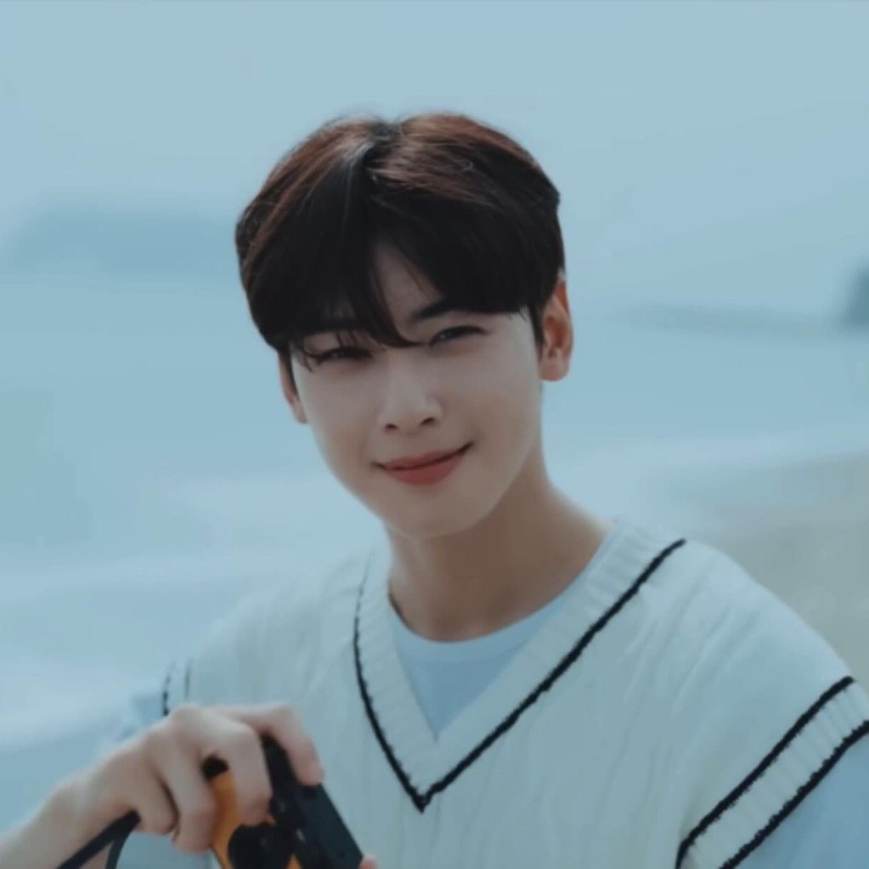 Recent activity shot of Cha Eunwoo