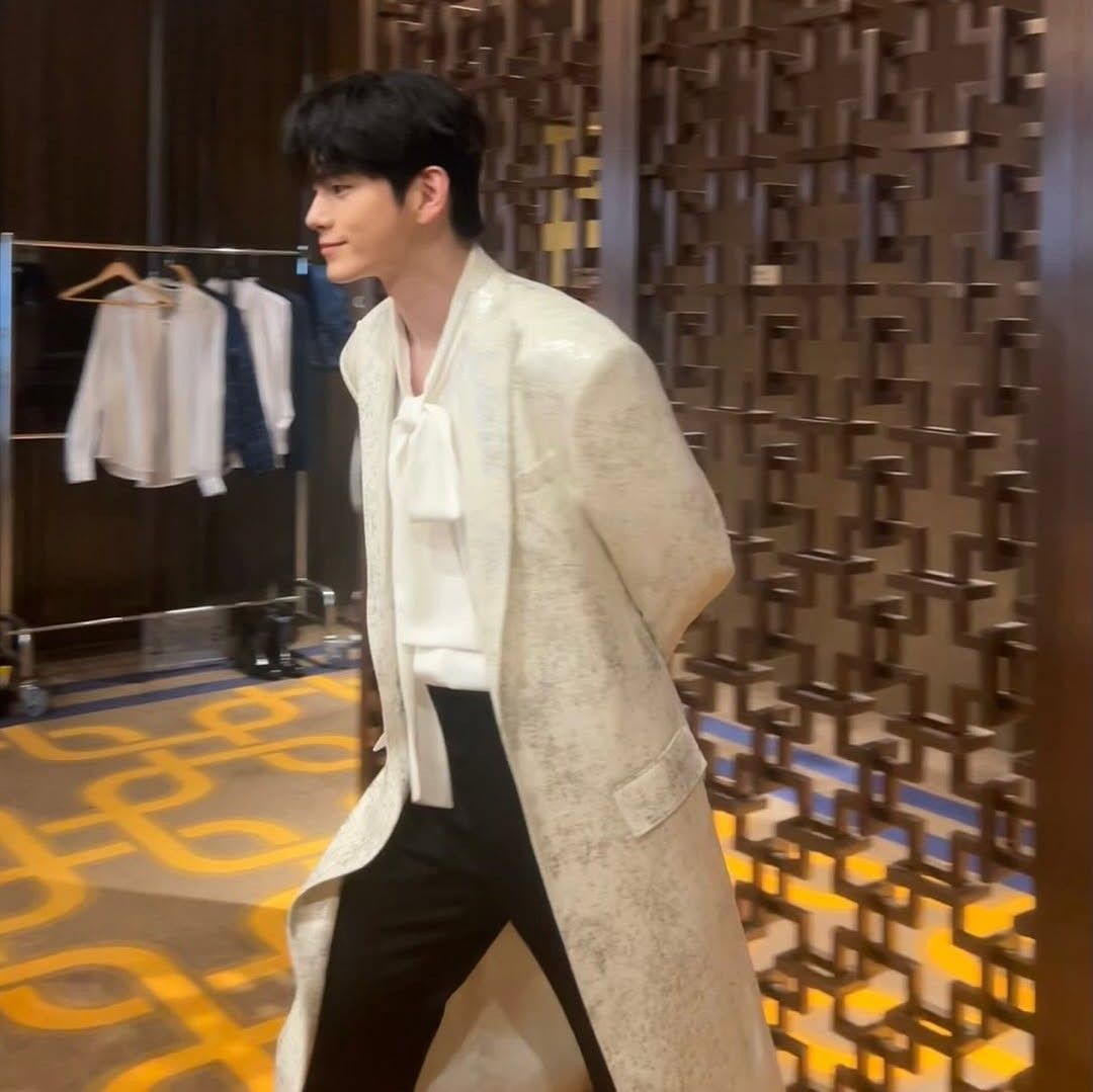 粉絲拍下的邕聖祐瞬間