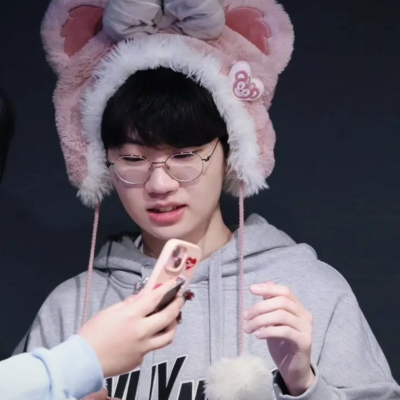 Behind-the-scenes cut of Doran