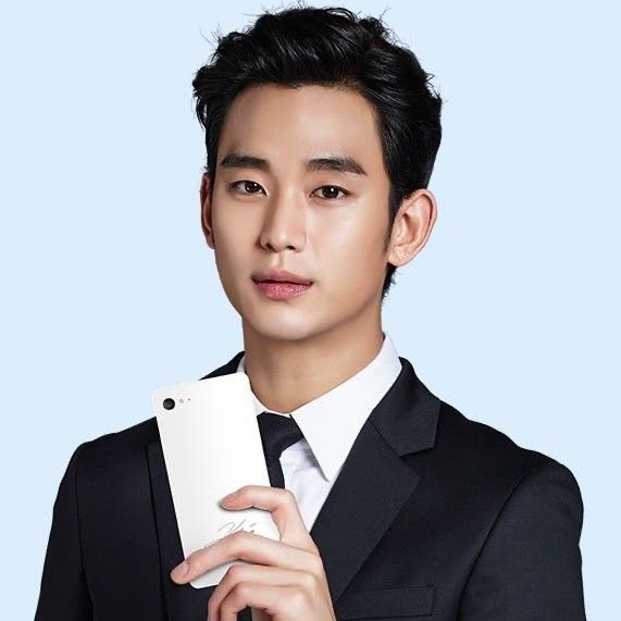 A moment captured by a fan of Kim Soohyun