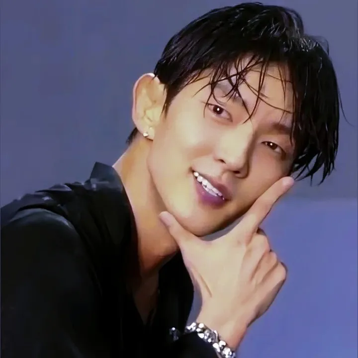 Recent activity shot of Lee Joongi