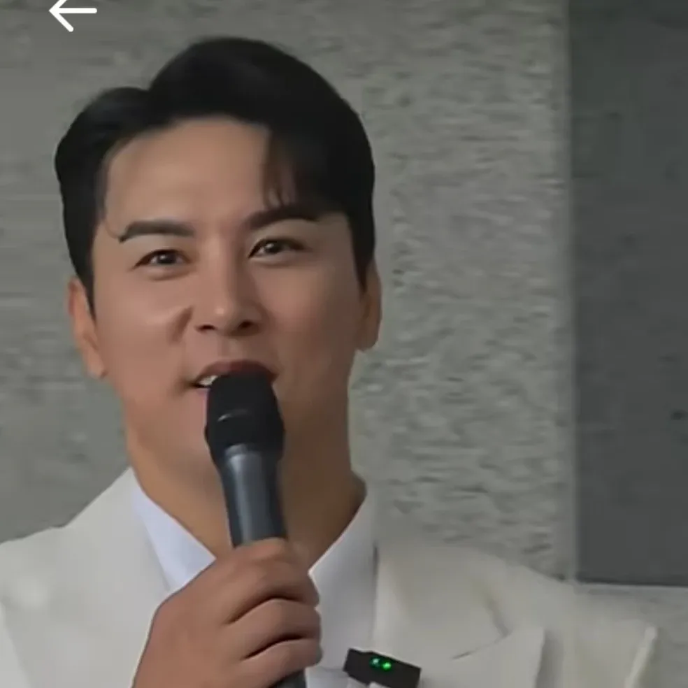 Behind-the-scenes cut of Jang Minho