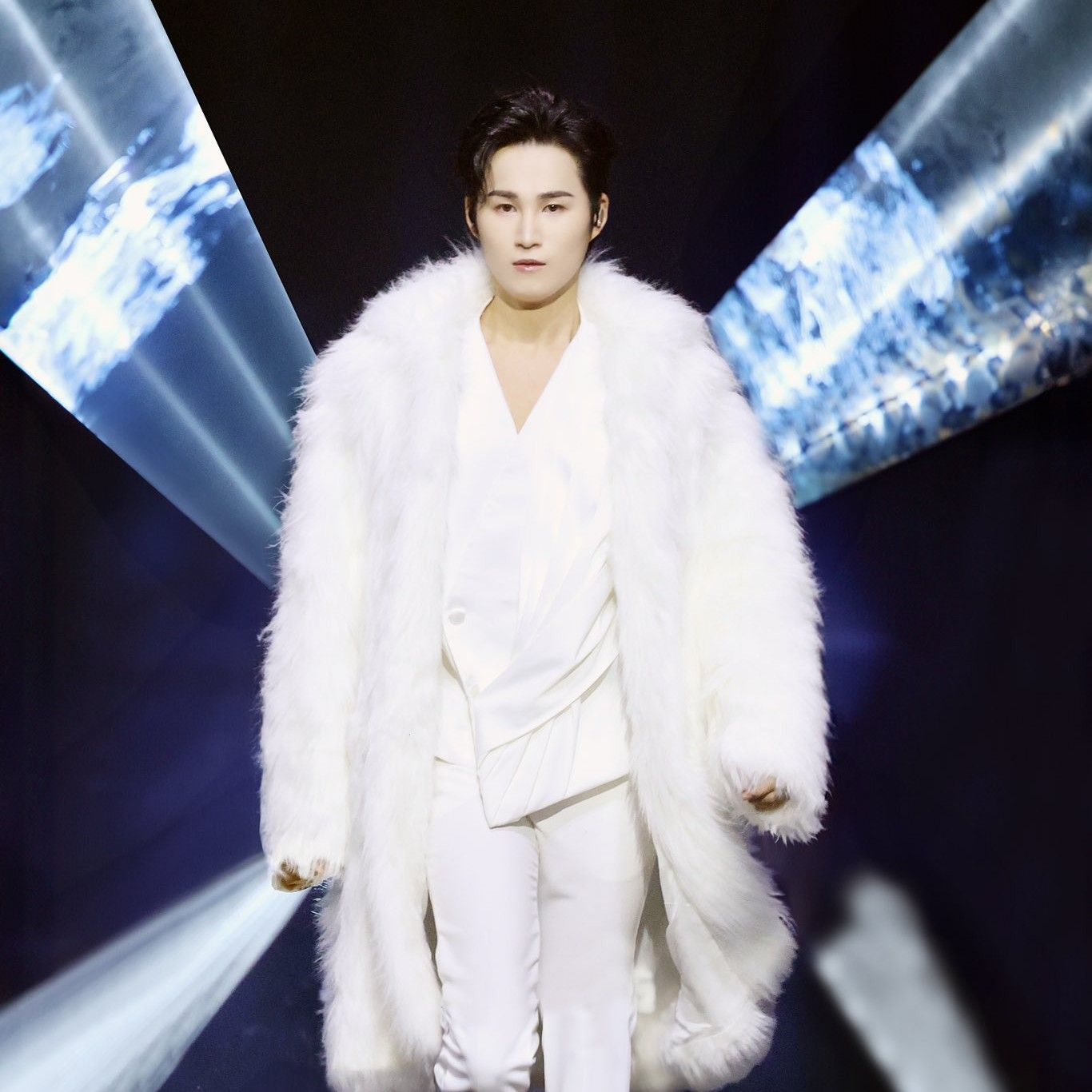 A moment captured by a fan of Kim Heejae