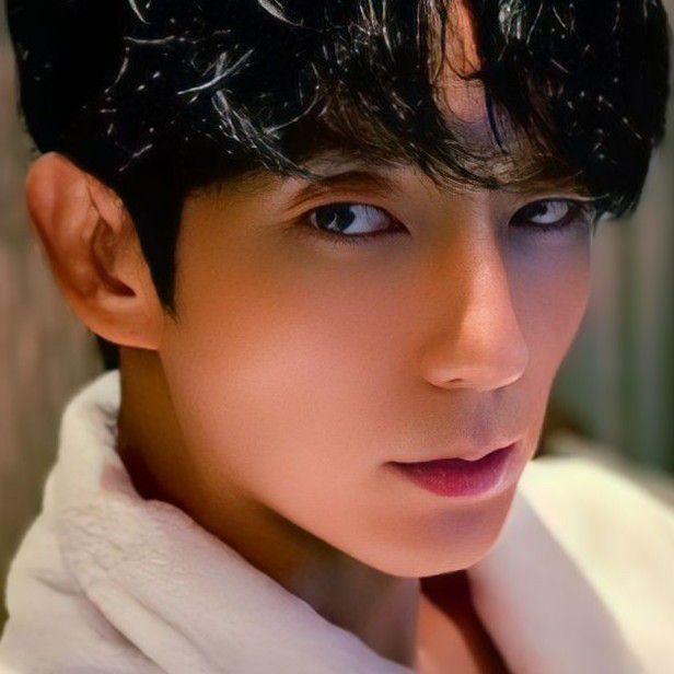 Behind-the-scenes cut of Lee Joongi