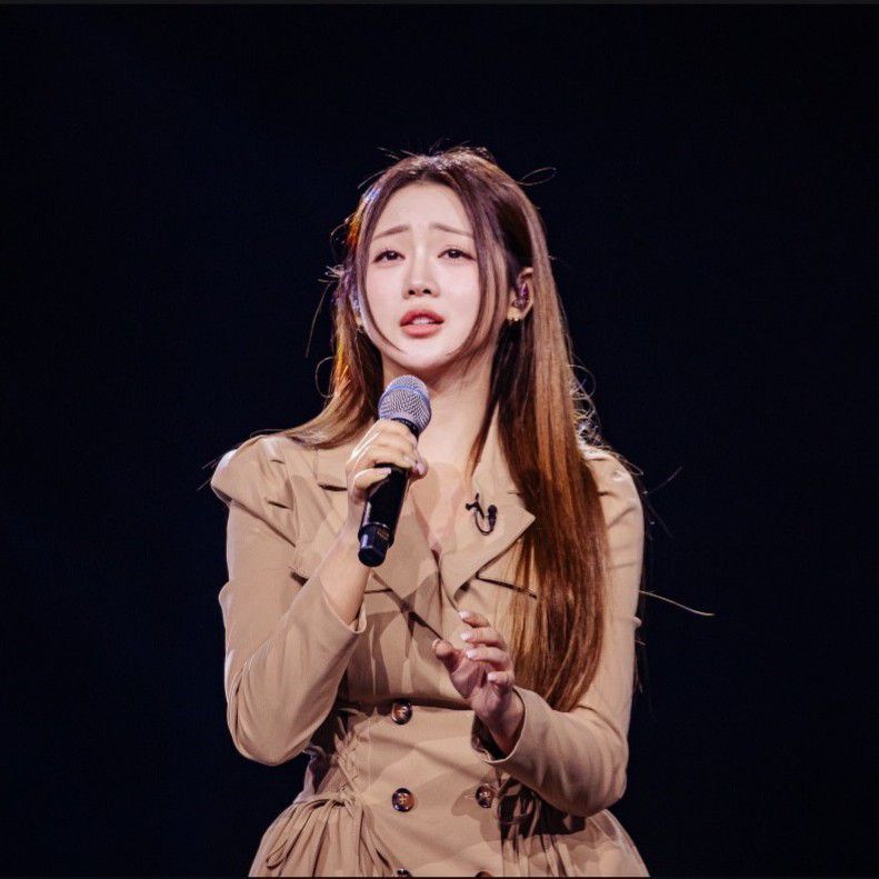 A moment captured by a fan of Hong Jiyoon