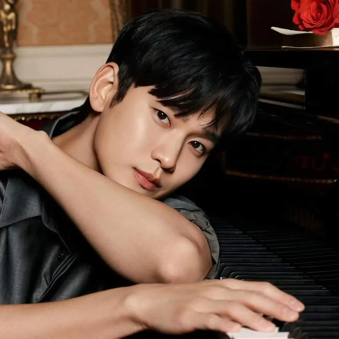 Latest photo of Kim Soohyun