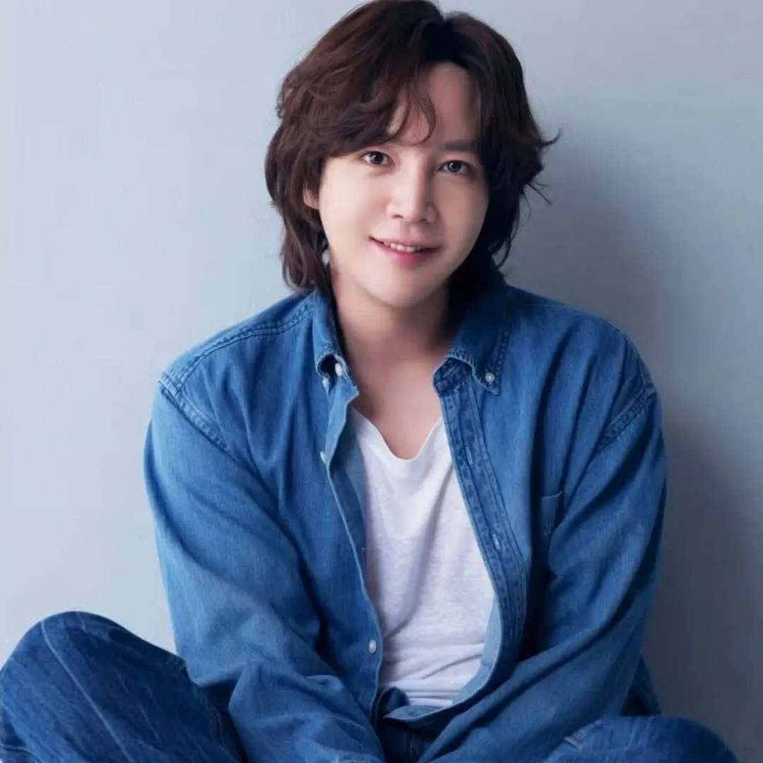 Recent activity shot of Jang Geunsuk
