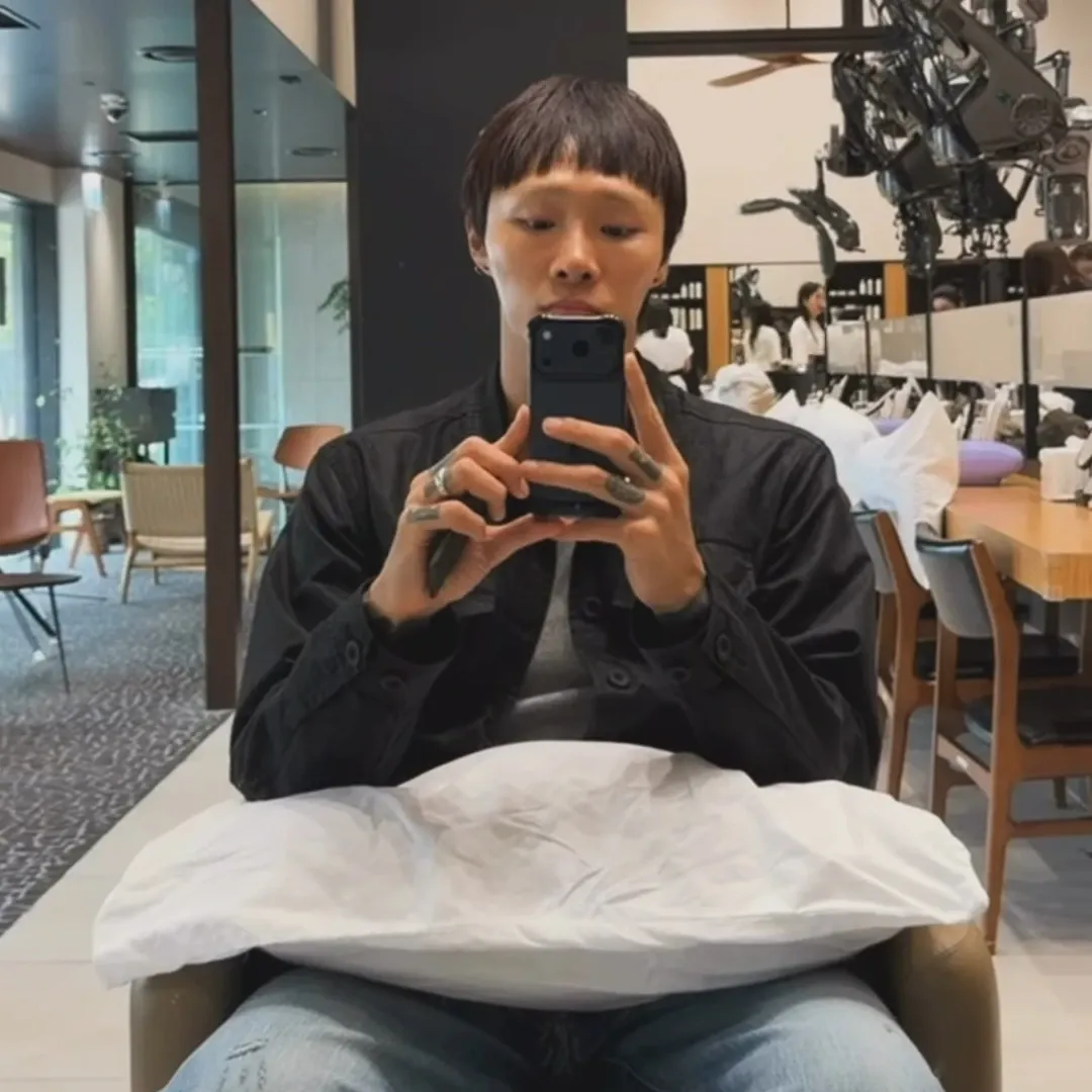 Behind-the-scenes cut of Ki Moogan