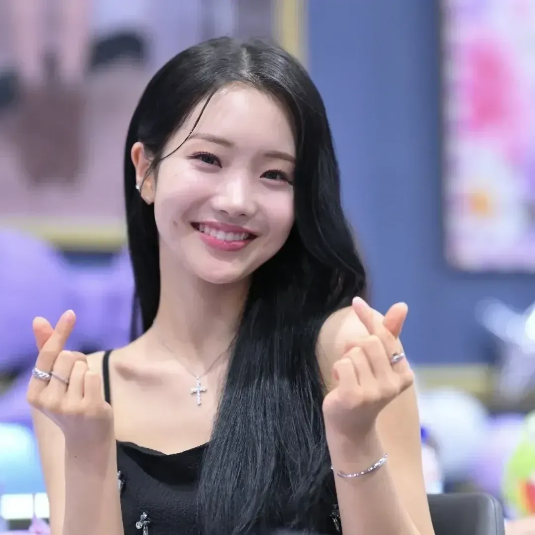 A moment captured by a fan of Kim Soyeon (2004)