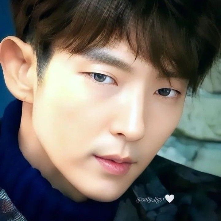 A moment captured by a fan of Lee Joongi