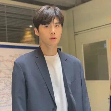 Recent activity shot of Kim Seonho