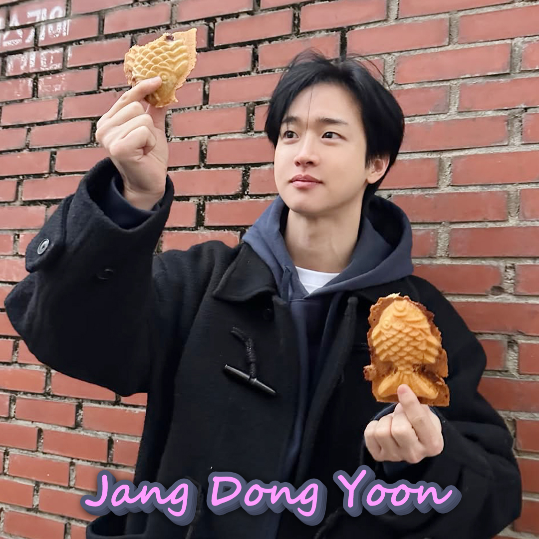 A moment captured by a fan of Jang Dongyoon