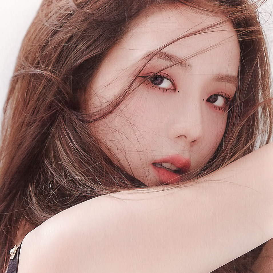 Latest photo of Jisoo (1995)