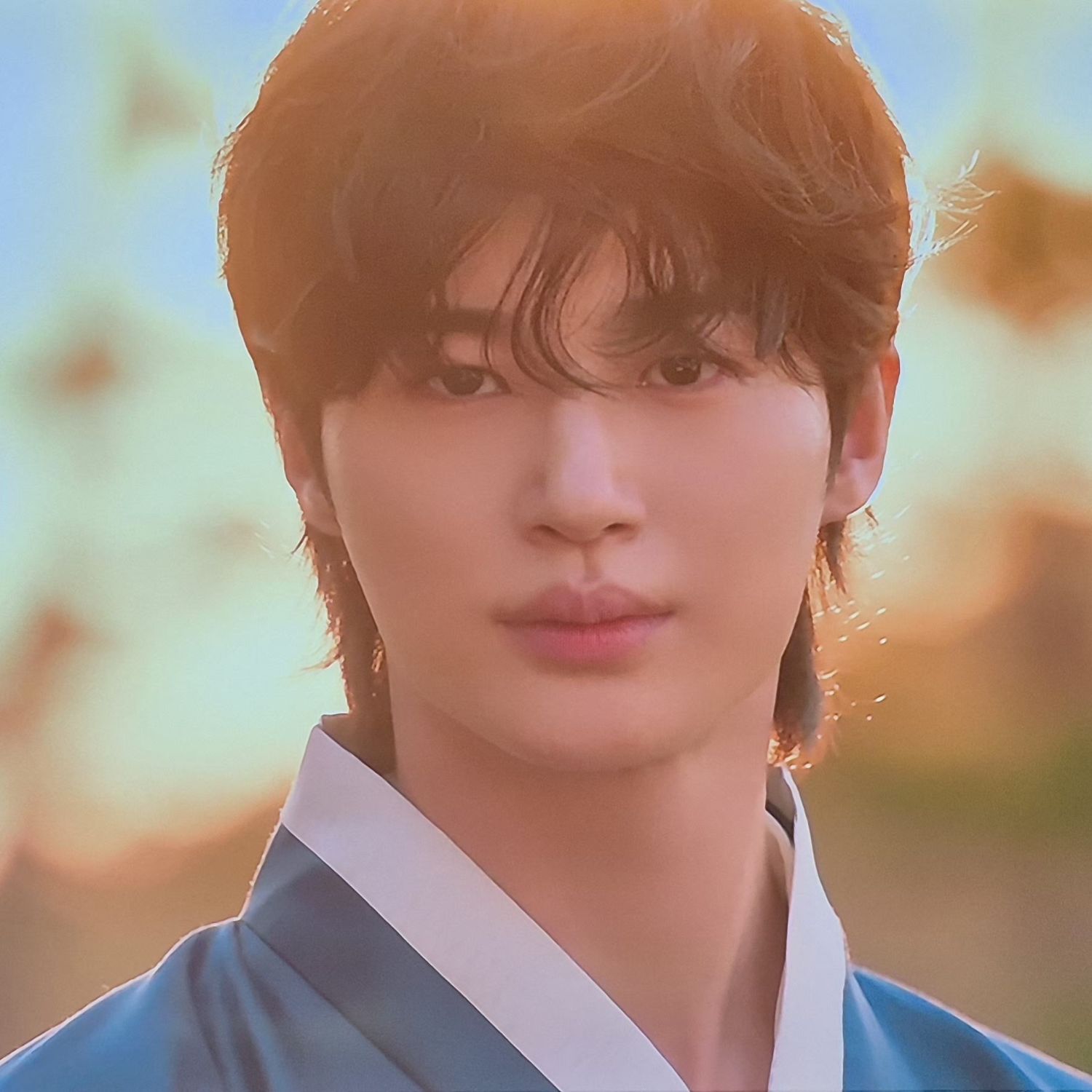 粉丝拍下的边佑锡瞬间