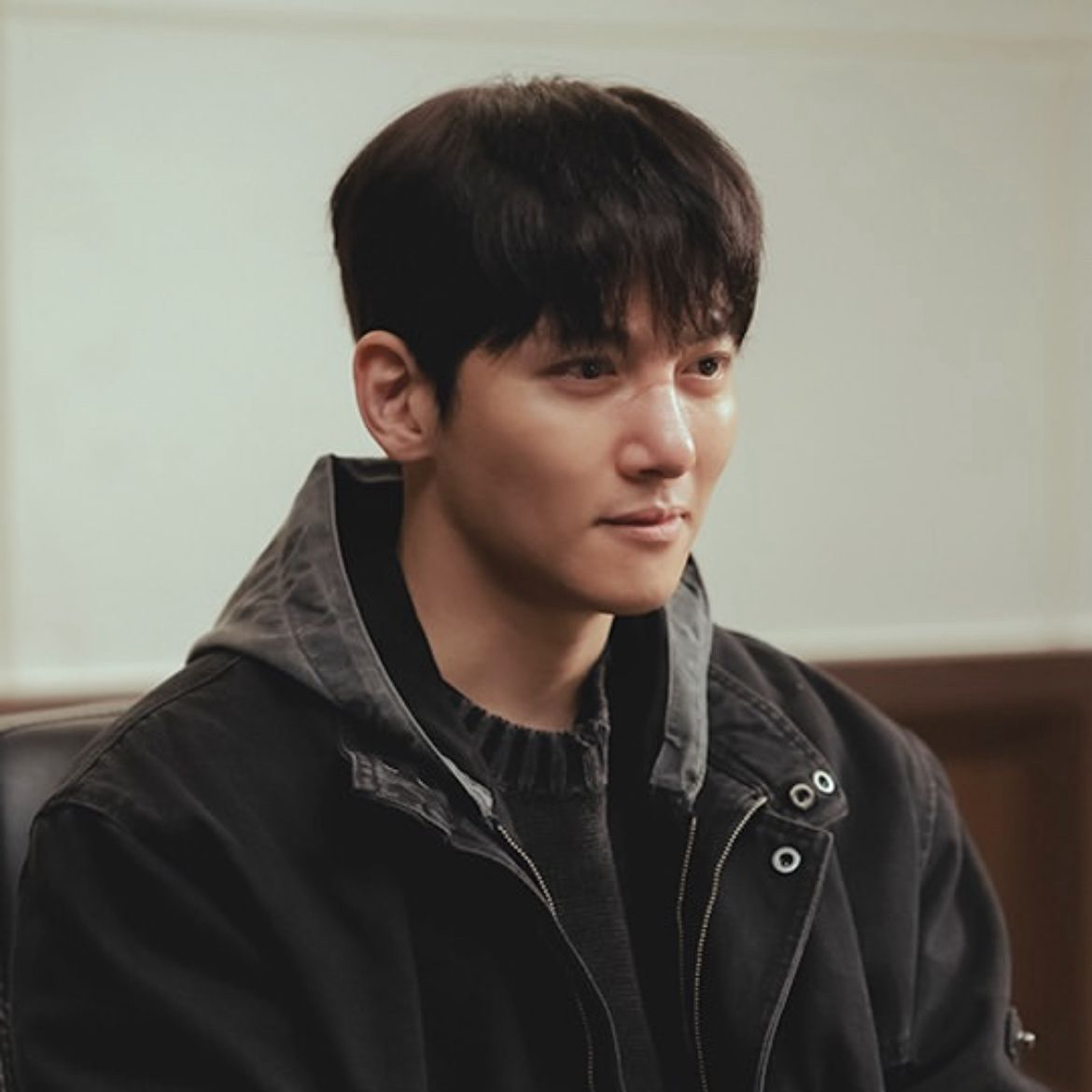 Behind-the-scenes cut of Ji Changwook