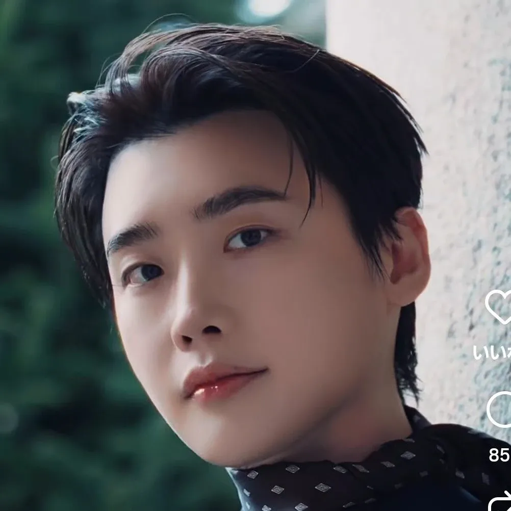 A moment captured by a fan of Lee Jongsuk