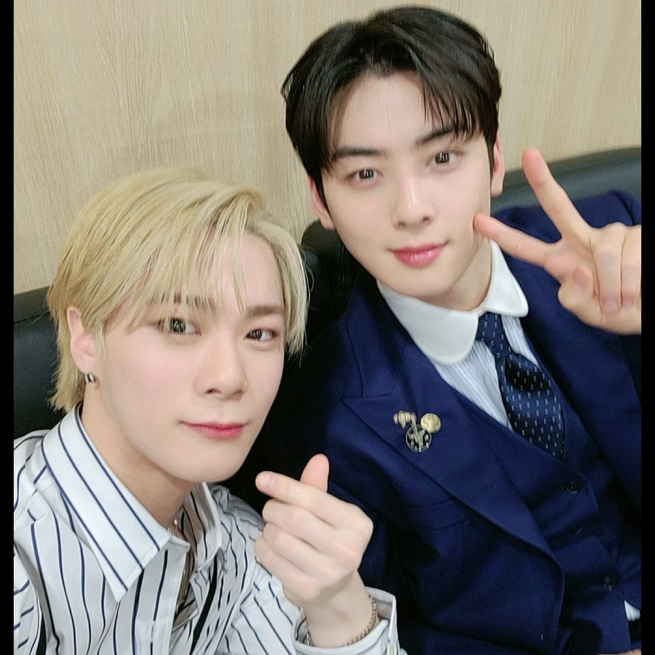 Recent activity shot of Cha Eunwoo