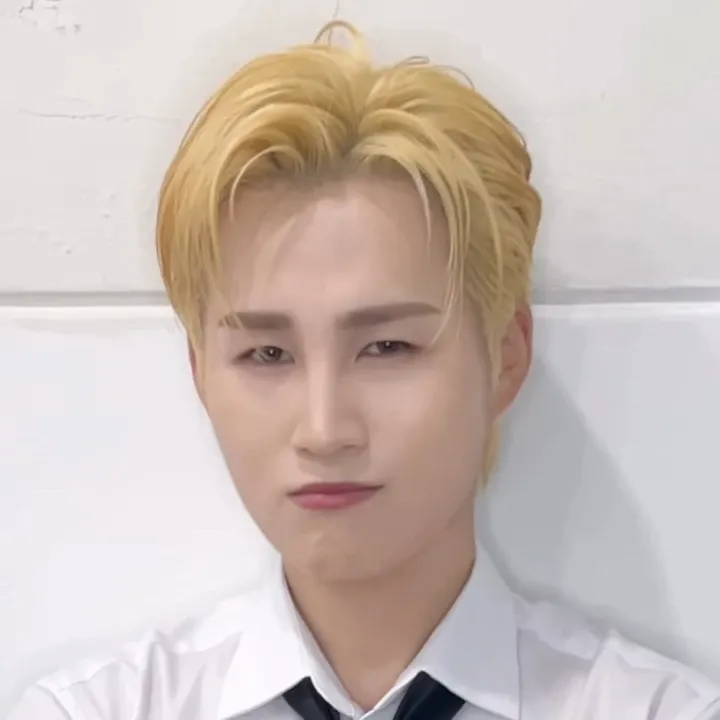 김희재의 비하인드 컷