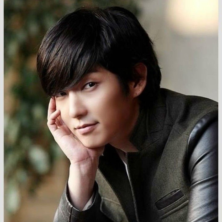 A moment captured by a fan of Lee Joongi