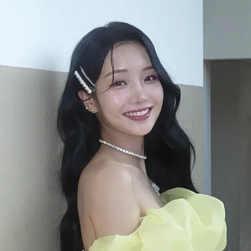 Behind-the-scenes cut of Kim Soyeon (2004)