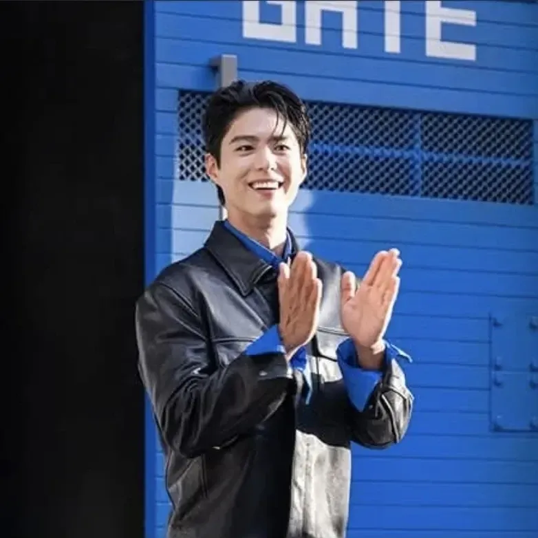Recent activity shot of Park Bogum