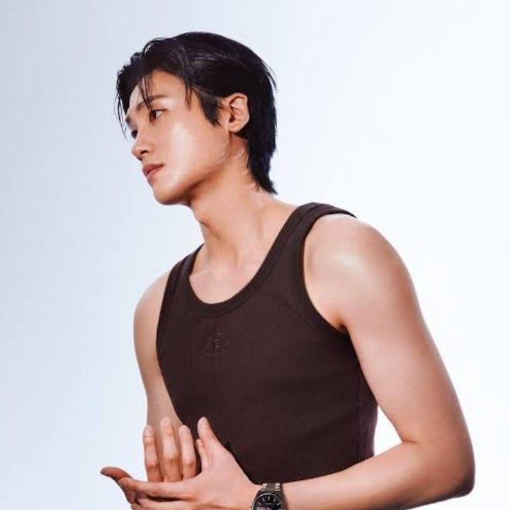 Behind-the-scenes cut of Park Hyungsik