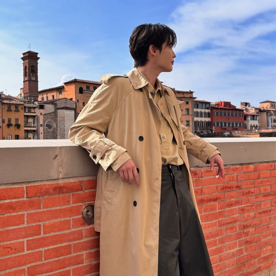 Latest photo of Lee Jongsuk