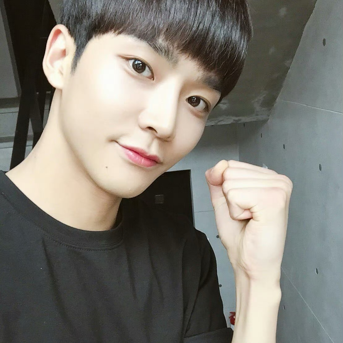 Foto terbaru dari Rowoon