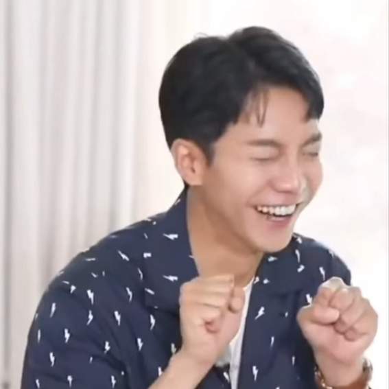 A moment captured by a fan of Lee Seunggi