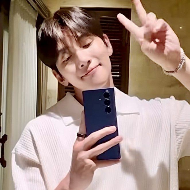 チ・チャンウクの最近の活動ショット