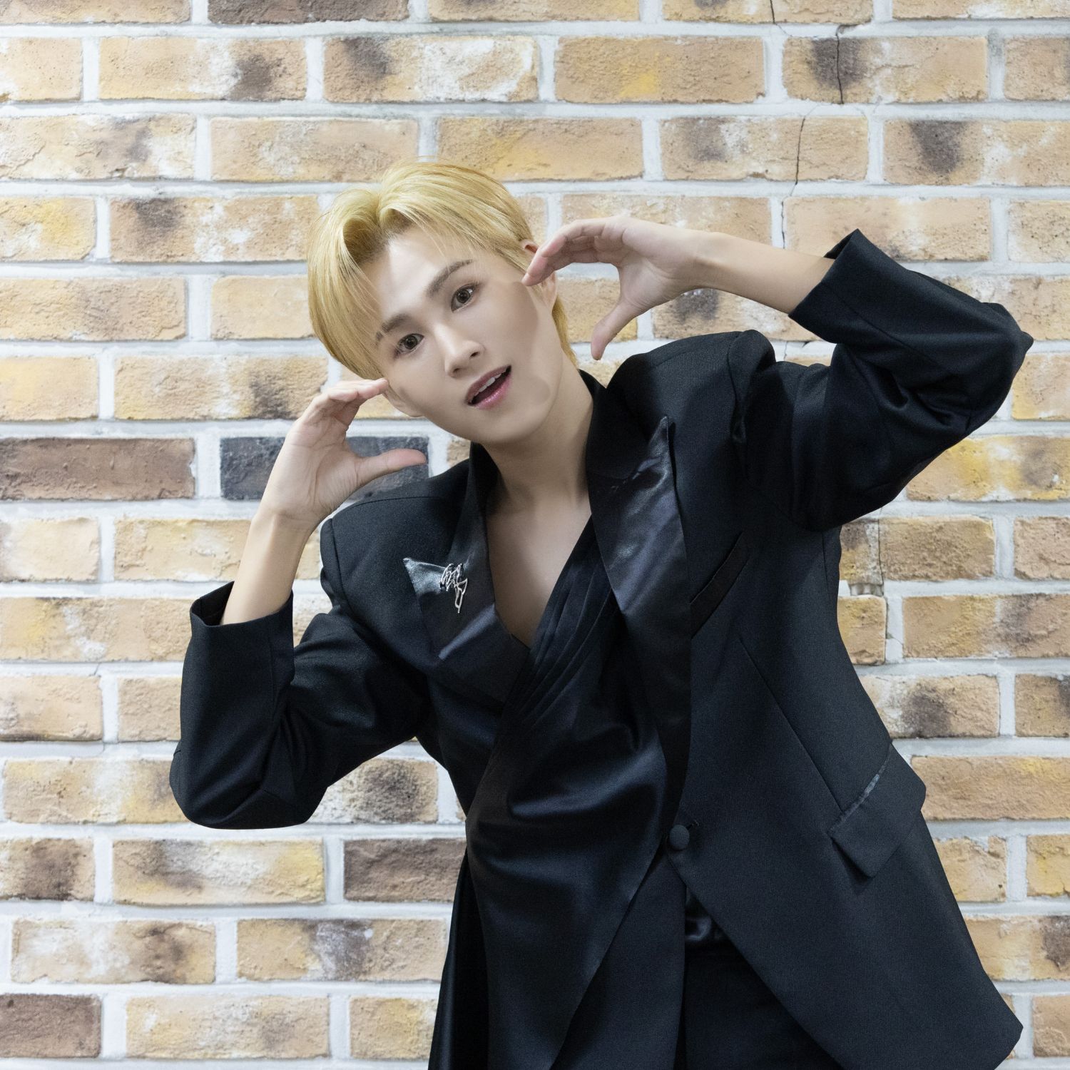 김희재의 비하인드 컷